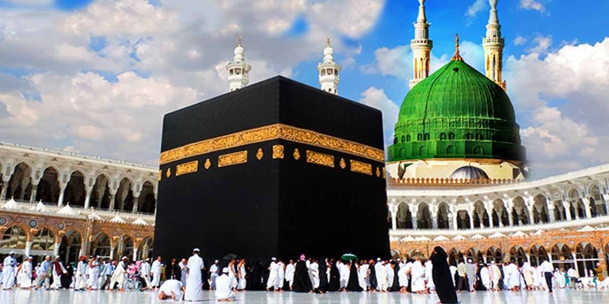 A Spiritual Journey on a Budget: Cheap Umrah Packages from London
