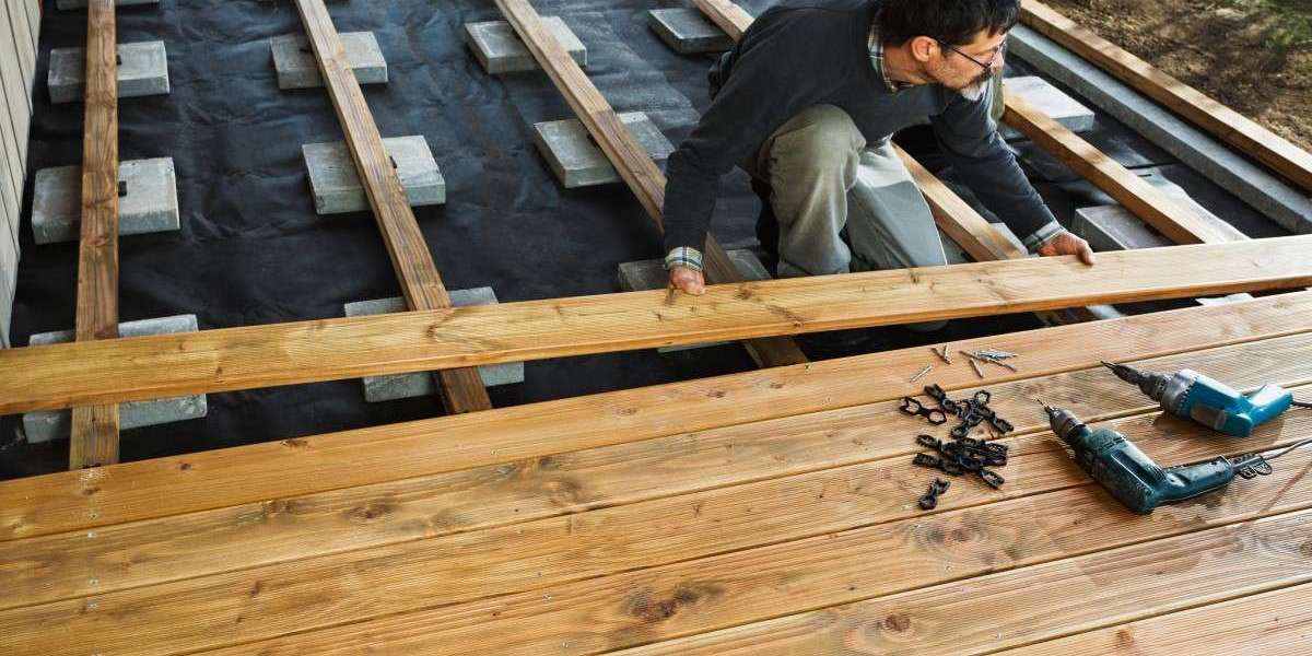 The Top 5 Reasons to Opt for a Professional Deck Builder