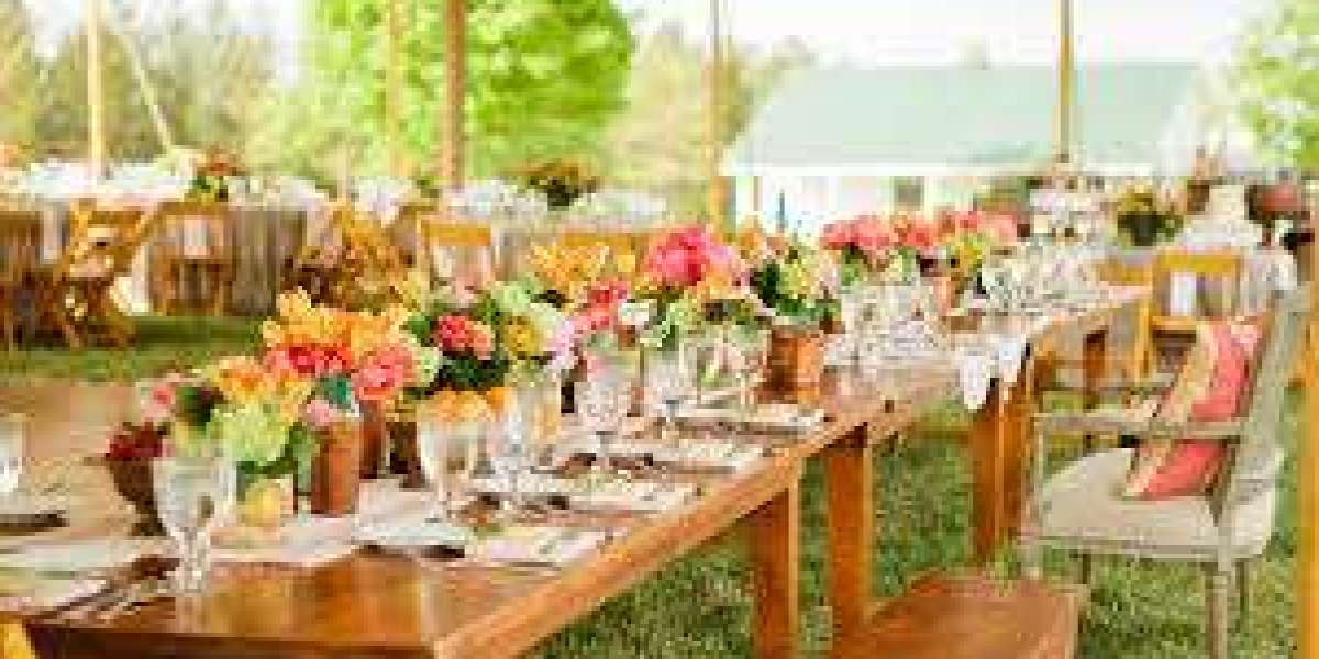 Why Party Food Catering is Essential for Large Gatherings?